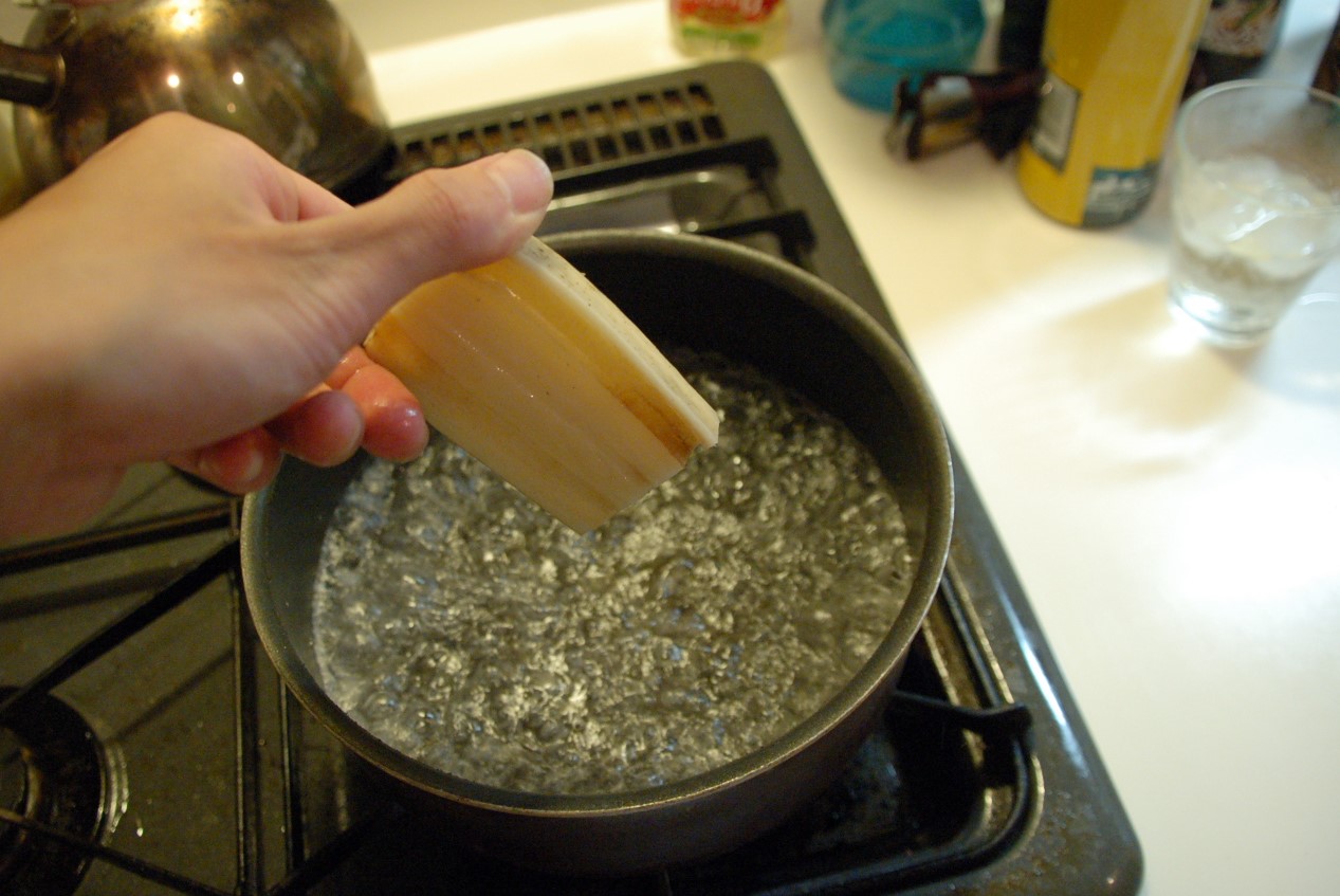 れんこんをやや硬めに茹でる。